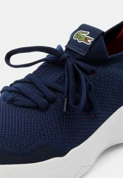 Lacoste COURT-DRIVE KNIT - Baskets Basses - Nvy/red -Lacoste Soldes Magasin 00bc8386c12e410ebcb5bdd3e4a01248