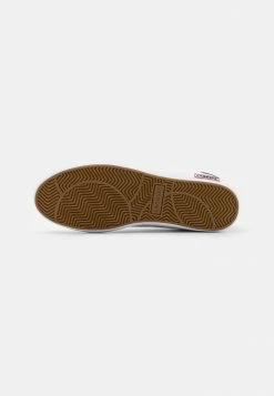 Lacoste POWERCOURT - Baskets Basses - White/navy/red -Lacoste Soldes Magasin 04b62694f29045ed9558677a903d52df