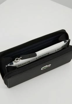 Lacoste Portefeuille - Black 12 Lacoste Portefeuille - Black -Lacoste Soldes Magasin 09e0d6897f0e4faa8ff120d1ce4afe90