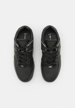 Lacoste COURT CAGE - Baskets Basses - Black/platinum 11 Lacoste COURT CAGE - Baskets Basses - Black/platinum -Lacoste Soldes Magasin 0b9c2f4def0a4e0785f9056016af64cb