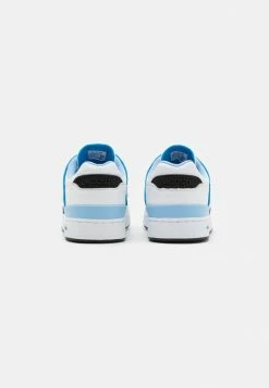 Lacoste EXCLUSIVE COURT CAGE - Baskets Basses - White/light Blue -Lacoste Soldes Magasin 0e1a6ca8463848e69b79812b42dbd293