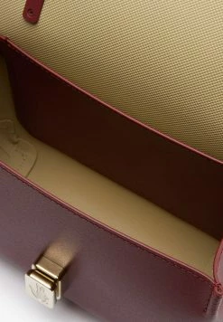 Lacoste Sac Bandoulière - Pinot -Lacoste Soldes Magasin 10ff956482df4737965c9c18755652f2