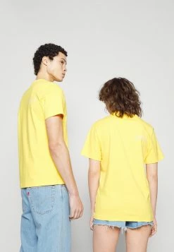 Lacoste EXCLUSIVE UNISEX GUEOE - T-shirt Imprimé - Yellow -Lacoste Soldes Magasin 11292da8b38b47378a55a807f51cd85d