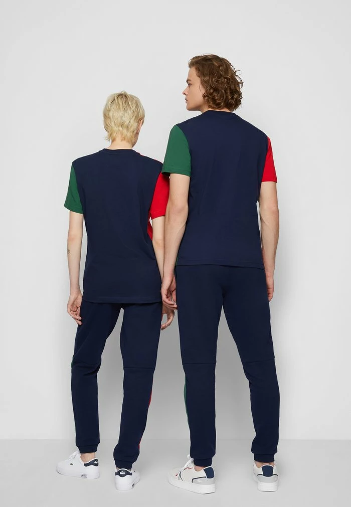 Lacoste UNISEX - T-shirt Imprimé - Marine/rouge Vert 4 Lacoste UNISEX - T-shirt Imprimé - Marine/rouge Vert – Image 4