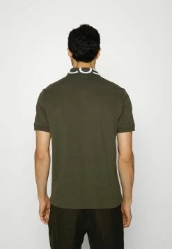 Lacoste Polo - Baobab -Lacoste Soldes Magasin 16311f957e18443bbc7dbeaa69b42a16