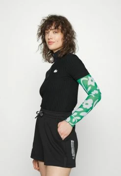 Lacoste EXCLUSIVE - Short - Black -Lacoste Soldes Magasin 1f0acf38de0f41eeacfbdc72f0856cda