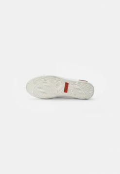 Lacoste POWERCOURT - Baskets Basses - Wht/brw -Lacoste Soldes Magasin 20106a79f3ee4783a3582743a5c53739