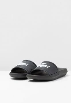 Lacoste CROCO SLIDE - Sandales De Bain - Black -Lacoste Soldes Magasin 28ee941b43a147c0a5ffae0ddce9706d