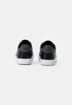 Lacoste POWERCOURT - Baskets Basses - Blk/dk Gry 8 Lacoste POWERCOURT - Baskets Basses - Blk/dk Gry -Lacoste Soldes Magasin 32851a4f143b4edf9ebdcc8c09735c03