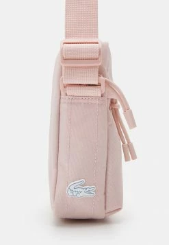 Lacoste UNISEX EXCLUSIVE - Sac Bandoulière - Nidus Blanc Pano -Lacoste Soldes Magasin 33aa85b5f79745799573f5ec19affced