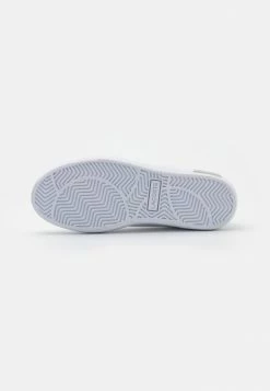 Lacoste POWER COURT - Baskets Basses - White/platinum -Lacoste Soldes Magasin 41a7f4047811415a8779cdb3ae07d255