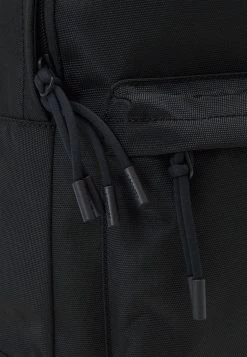 Lacoste HOLIDAY - Sac à Dos - Noir -Lacoste Soldes Magasin 4285dbb492a346a9a4b31bae4d5b2839