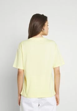 Lacoste T-shirt Basique - Jaune 7 Lacoste T-shirt Basique - Jaune -Lacoste Soldes Magasin 49611d2211dd46e5adaa6d16509457dc