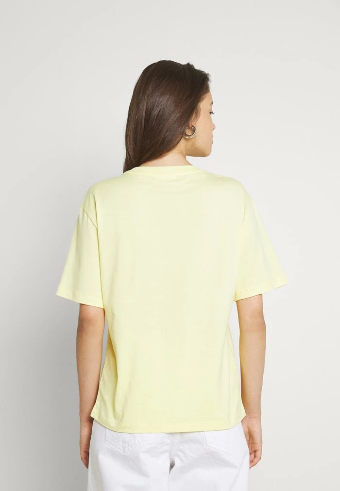 Lacoste T-shirt Basique - Jaune 3 Lacoste T-shirt Basique - Jaune – Image 3