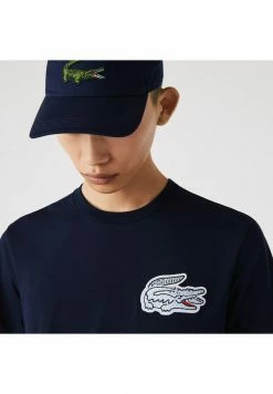 Lacoste T-shirt Imprimé - Bleu Marine 8 Lacoste T-shirt Imprimé - Bleu Marine -Lacoste Soldes Magasin 4c64263d6618420eb82d7f7f7c9fbdff