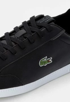 Lacoste GRADUATE CAP - Baskets Basses - Black/white -Lacoste Soldes Magasin 51508e6371534a10a4cb710e8727d9ee