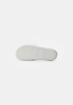 Lacoste CROCO SLIDE - Mules - Wht/slv -Lacoste Soldes Magasin 52adb3c4f1c14b7a9656ec88e7d70fa6