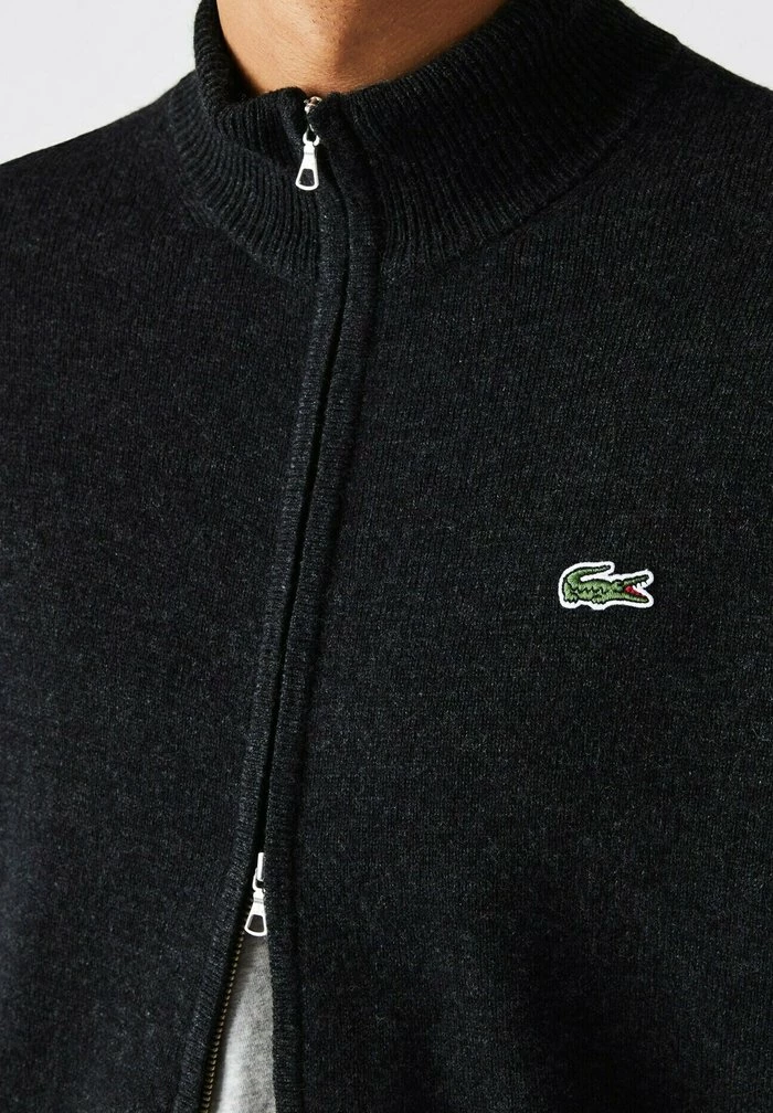 Lacoste Gilet - Gris 4 Lacoste Gilet - Gris – Image 4