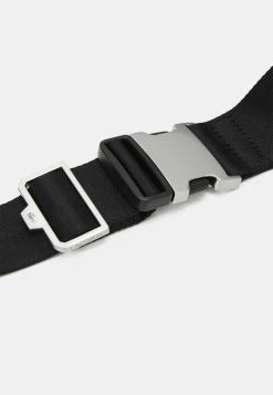 Lacoste THE BLEND UNISEX - Sac Banane - Noir/gris -Lacoste Soldes Magasin 57a29009846440e2bb4fec583a8af756