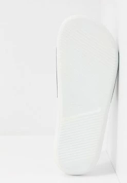 Lacoste CROCO SLIDE - Sandales De Bain - White/navy/red 10 Lacoste CROCO SLIDE - Sandales De Bain - White/navy/red -Lacoste Soldes Magasin 5cc3447dd90a43849276c81c20e01a7f