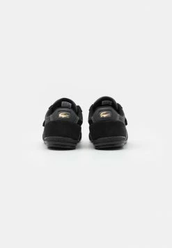 Lacoste Baskets Basses - Black/dark Grey 8 Lacoste Baskets Basses - Black/dark Grey -Lacoste Soldes Magasin 62b3e4b82aa54d829310b35554458139