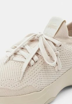 Lacoste COURT-DRIVE KNIT - Baskets Basses - Off Wht/off Wht -Lacoste Soldes Magasin 64b92554e3454d58ad32753d92ad2eae