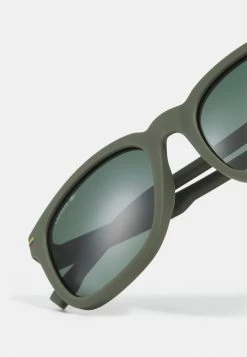 Lacoste Lunettes De Soleil - Matte Green -Lacoste Soldes Magasin 69d38b9f7a85470086bc3ea7439dd5a7