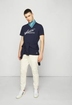 Lacoste T-shirt Imprimé - Navy Blue 13 Lacoste T-shirt Imprimé - Navy Blue -Lacoste Soldes Magasin 6e0b0e331daf4fe9b3c18168857a216a