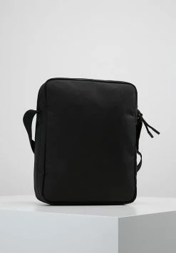 Lacoste Sac Bandoulière - Black -Lacoste Soldes Magasin 75a8c3a3f4f7496da1bc4f6095d47f04