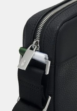 Lacoste Sac Bandoulière - Black -Lacoste Soldes Magasin 76d1b103f1614894b28301d2e6a7878e