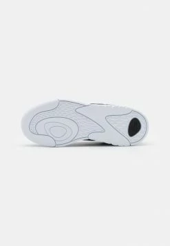 Lacoste GAME ADVANCE - Baskets Basses - Black/white 10 Lacoste GAME ADVANCE - Baskets Basses - Black/white -Lacoste Soldes Magasin 770f75238c114fd790ec5101fd38a99b