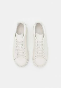 Lacoste COURT - Baskets Basses - Offwhite -Lacoste Soldes Magasin 772a1919fc0a4bb49fdaaf5ff961bcd0