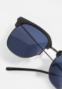 Lacoste Lunettes De Soleil - Dark Grey -Lacoste Soldes Magasin 79adc0779fd944238dba29da636d0aa8