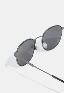 Lacoste UNISEX - Lunettes De Soleil - Semimatte Dark Gunmetal 7 Lacoste UNISEX - Lunettes De Soleil - Semimatte Dark Gunmetal -Lacoste Soldes Magasin 7a1a34cdb5634633a8d2aee9f20f363d