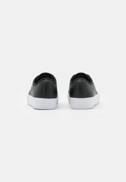 Lacoste ZIANE PLUS GRAND - Baskets Basses - Black/white -Lacoste Soldes Magasin 820ea8dc39784367ae1a779d20278ed0