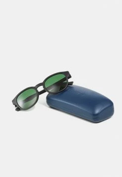 Lacoste UNISEX - Lunettes De Soleil - Matte Black -Lacoste Soldes Magasin 83de2cc19593474580217bbe73811cfa