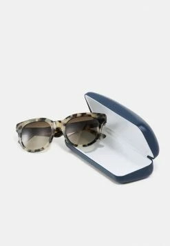 Lacoste Lunettes De Soleil - Havana -Lacoste Soldes Magasin 863e22540a02405382959b503eba334b