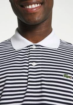 Lacoste Polo - White/navy Blue 13 Lacoste Polo - White/navy Blue -Lacoste Soldes Magasin 889d05e8570c449cbac583540542de82