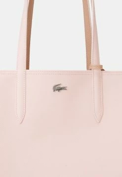 Lacoste Sac à Main - Chair Amande -Lacoste Soldes Magasin 8aa717094fb441b09fd0ece0874547a8