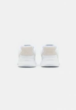 Lacoste Baskets Basses - White 8 Lacoste Baskets Basses - White -Lacoste Soldes Magasin 917d1a8cf4fc468e9213cdeccd7b3f60