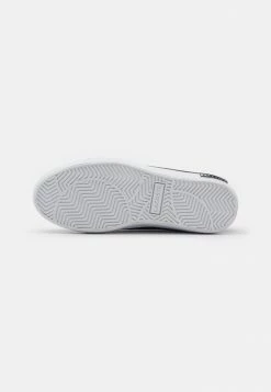 Lacoste POWERCOURT - Baskets Basses - Black/white -Lacoste Soldes Magasin 91a91e43f74f49afbba9730c9b494c62