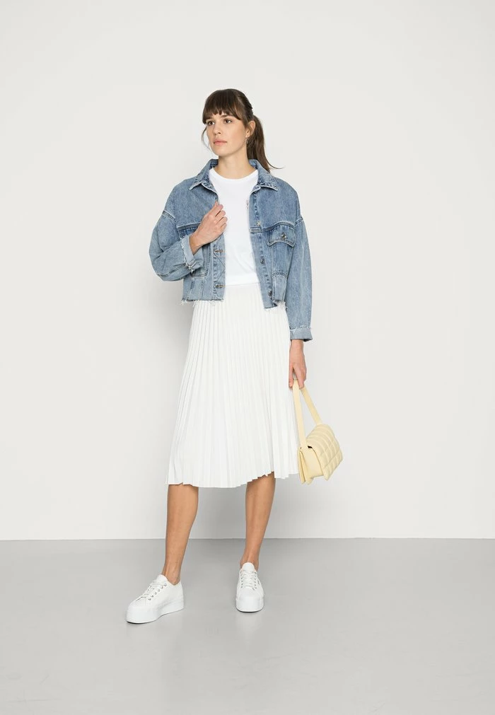 Lacoste Jupe Plissée - Flour 2 Lacoste Jupe Plissée - Flour – Image 2