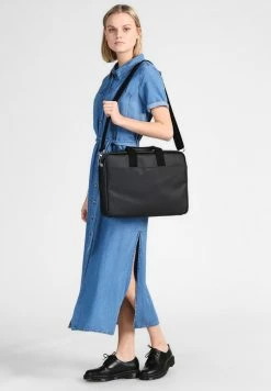 Lacoste Mallette - Black -Lacoste Soldes Magasin 98011b6dd97e4d04aa598632a5b0c6c5