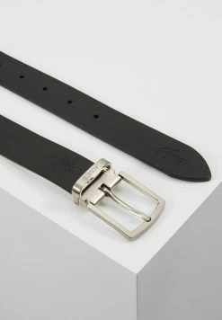 Lacoste REVERSIBLE CURVED BOX - Ceinture - Black/dark Brown -Lacoste Soldes Magasin 9d9fef7fbe4b4342aa0075716f3f2447