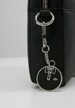 Lacoste SQUARE CROSSOVER BAG - Sac Bandoulière - Black -Lacoste Soldes Magasin a0140c88e5154304b13d5d2c7d8146ee