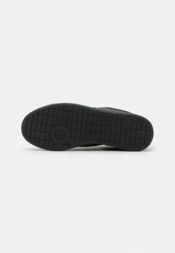 Lacoste CARNABY EVO - Baskets Basses - Black -Lacoste Soldes Magasin a599d6b0e36b4e6285c278d062a82e66