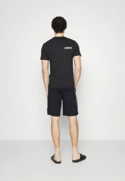 Lacoste EXCLUSIVE - Short - Black -Lacoste Soldes Magasin b1494e3d7884457eac1a29e0a4006c4d