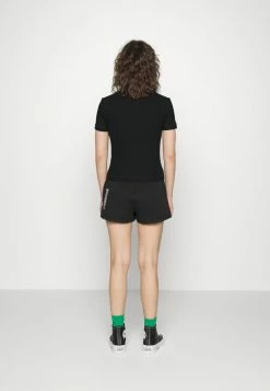 Lacoste EXCLUSIVE - Short - Black -Lacoste Soldes Magasin b380bd877b88463385f7562766fe04f6