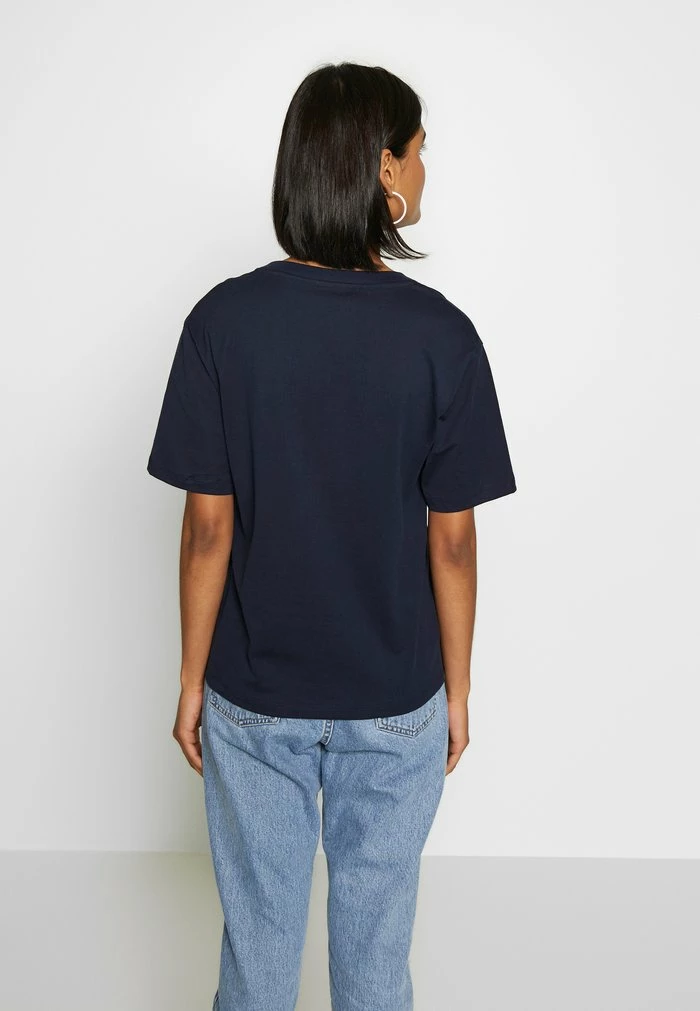 Lacoste T-shirt Basique - Navy Blue 3 Lacoste T-shirt Basique - Navy Blue – Image 3