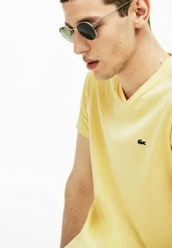 Lacoste T-shirt Basique - Jaune 7 Lacoste T-shirt Basique - Jaune -Lacoste Soldes Magasin b54ed0958ef84e3baae9aaa3d50587d1